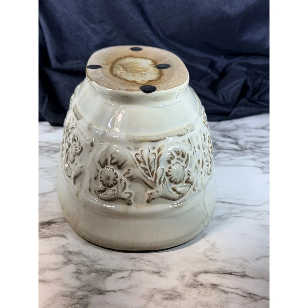 Ivory White leaf Floral Embossed Ceramic Indoor/Outdoor Planter/Pot  11.5(p2893)
